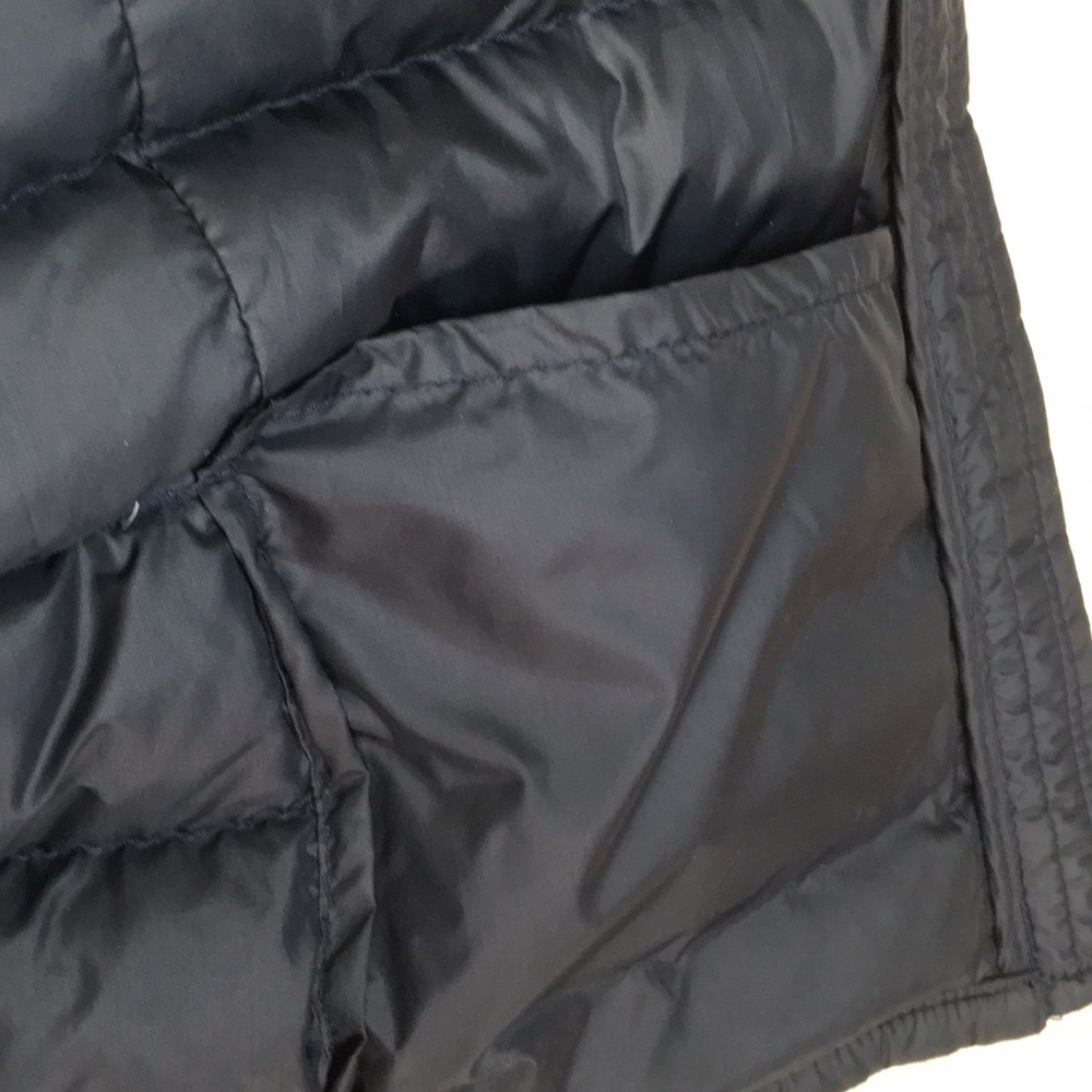 Abercrombie & Fitch Navy Down Vest - Picture 7 of 7